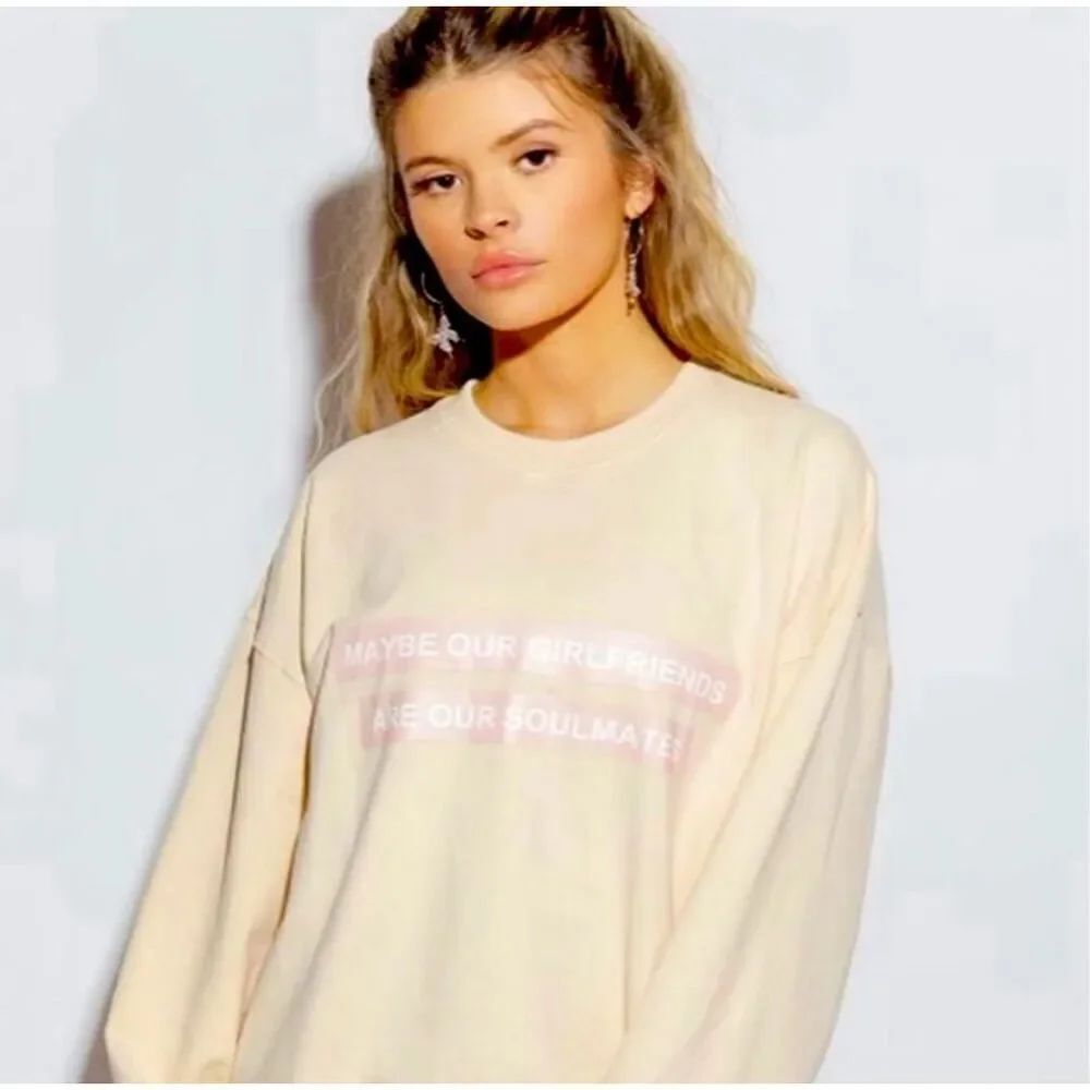✨Kittenish Girlfriend Soulmates Sz Medium Sweatshirt✨